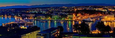 Zadar Limanı koyu gece panorama