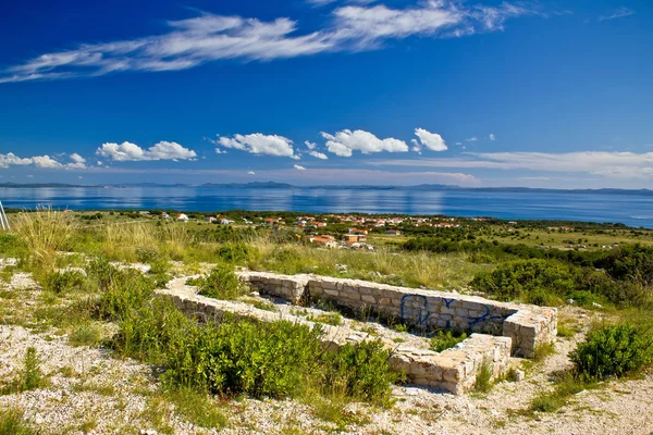 Ön vir kyrkliga ruiner — Stockfoto