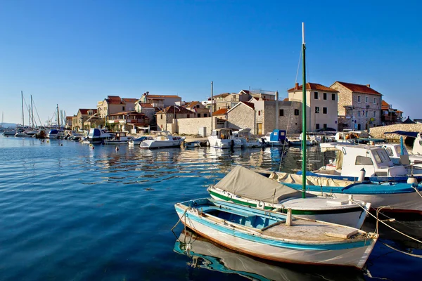 Adriatiska staden tribunj waterfront — Stockfoto