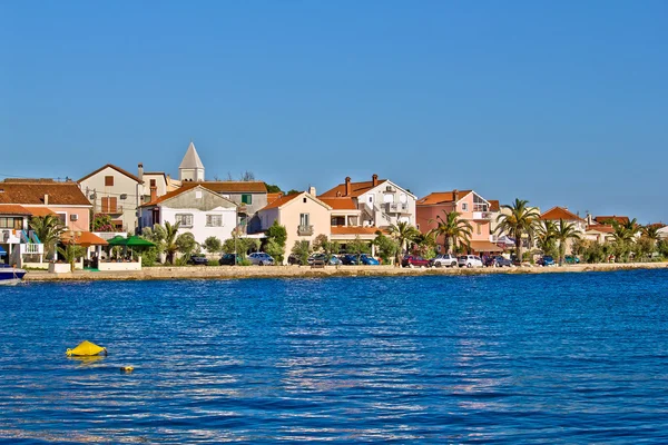 Adriatische stad van petrcane waterkant — Stockfoto