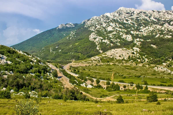 Velebit mountain Prezid pass green landscape — Stock Photo, Image