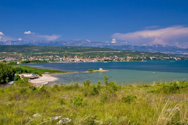 Bahía de Posedarje y montaña Velebit —  Fotos de Stock