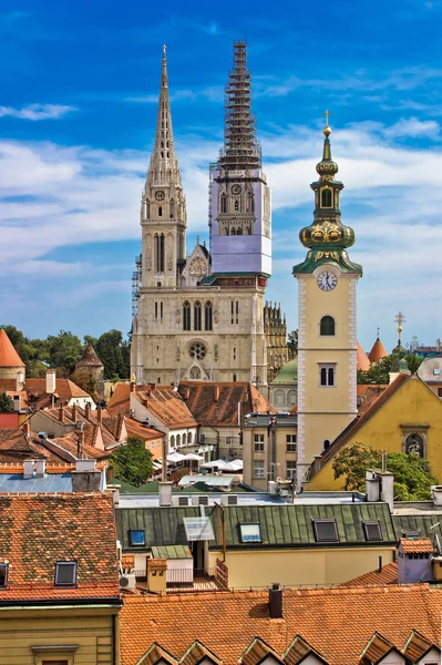 Kyrktornen i zagreb, Kroatien — Stockfoto