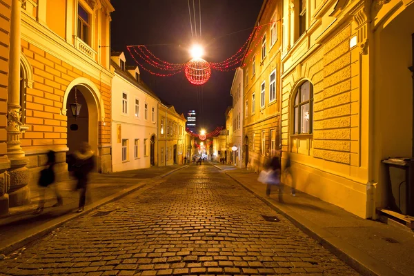 Eski sokaklarında: zagreb gece görünümü — Stok fotoğraf