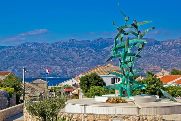 Città di Razanac con sfondo Velebit — Foto Stock