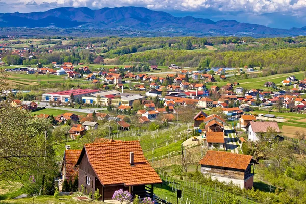 Villaggio verde della regione Zagorje — Foto Stock