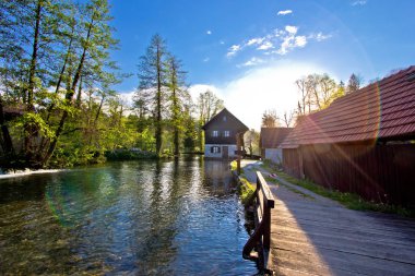korana nehrinde rastoke köy