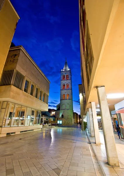 Kalelarga famosa calle Zadar vista nocturna — Foto de Stock