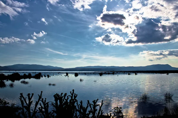 Campo de Krbava do lago azul de Lika — Fotografia de Stock