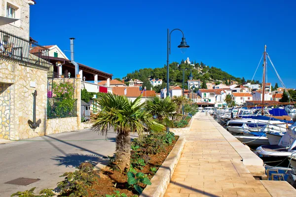 Schilderachtige mediterrane dorp van tribunj — Stockfoto