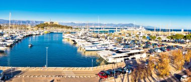 Antibes Marina Limanı Vauban ve Fort Panoramic View, Güney Fransa