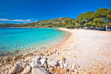 Hırvatistan 'ın Murter turkuaz lagün plajı Slanica, Dalmaçya takımadası