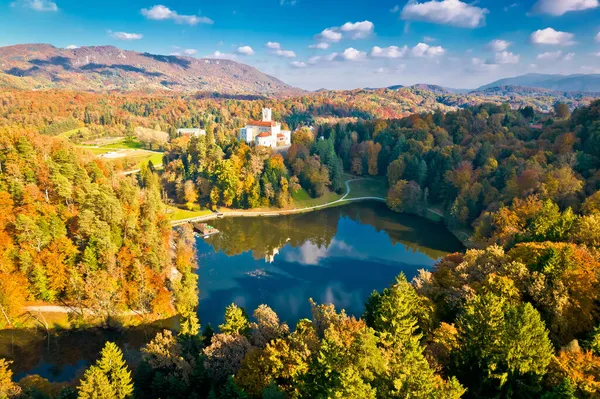 Trakoscan Sjö Och Slott Antenn Panorama Höstutsikt Zagorje Regionen Kroatien — Stockfoto