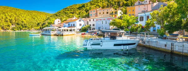 Idylická Vesnice Valun Tyrkysový Nábřeží Panoramatický Výhled Ostrov Cres Chorvatsku — Stock fotografie