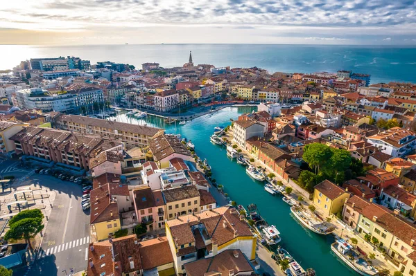 Stadt Grado Bunte Architektur Und Kanäle Luftaufnahme Friaul Julisch Venetien — Stockfoto