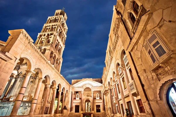 Split Historische Bezienswaardigheden Avonds Uitzicht Kathedraal Het Peristil Plein Unesco — Stockfoto