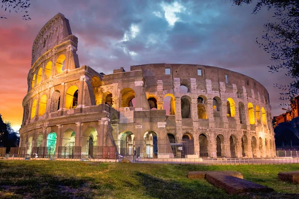 Coliseu Roma Vista Alvorada Famoso Marco Cidade Eterna Capital Itália — Fotografia de Stock