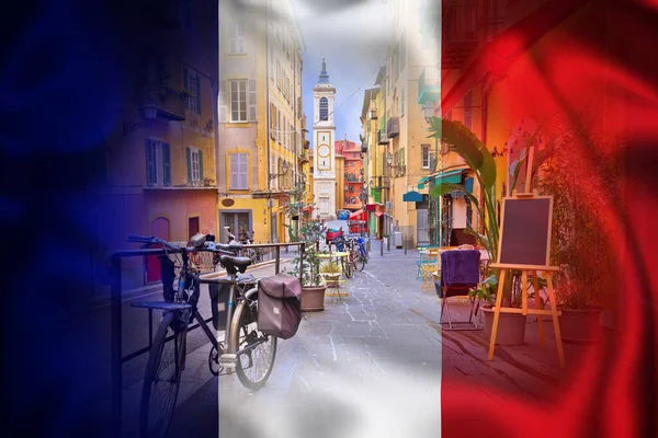 Mooie Kleurrijke Straat Architectuur Uitzicht Kerk Franse Vlag Overlay Toeristische — Stockfoto