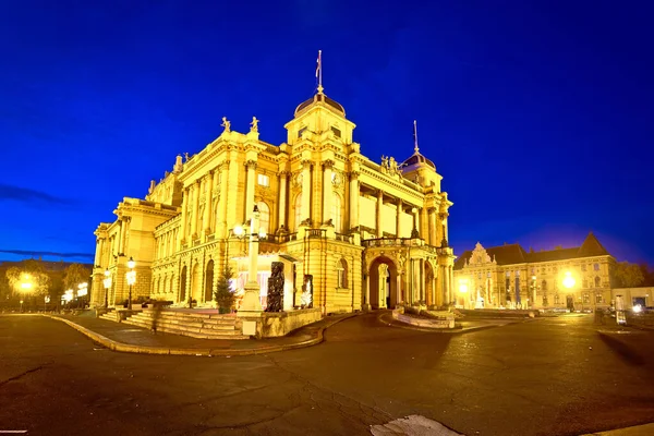 Zagreb Hırvatistan Cumhuriyeti Hırvat Ulusal Tiyatrosunun Akşam Manzarası Hırvatistan Ünlü — Stok fotoğraf