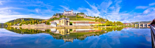 Panoramatický Výhled Hlavní Řeku Malebný Hrad Nábřeží Wurzburgu Bavorsko — Stock fotografie