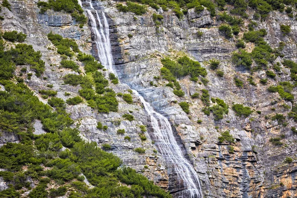 Waterval Stenen Berg Alpen Uitzicht Stelvio Pas Grens Van Italië — Stockfoto