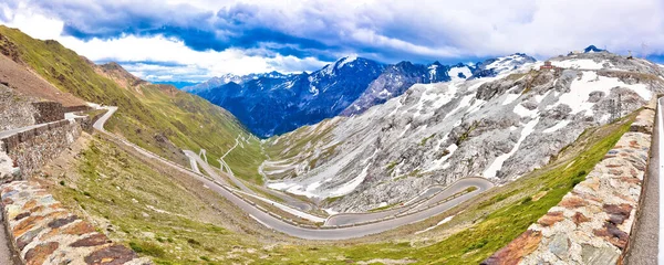 Stelvio Bergpas Stilfser Joch Schilderachtige Weg Serpentines Panoramisch Uitzicht Grens — Stockfoto