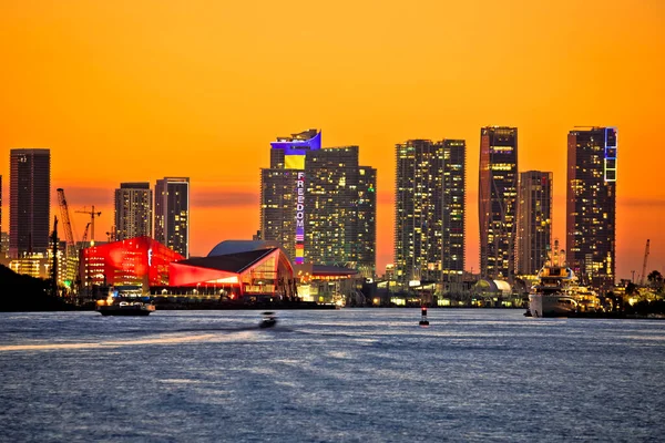 Miami Panorama Zachodu Słońca Ukrainą Wolność Piorun Floryda Stany Zjednoczone — Zdjęcie stockowe