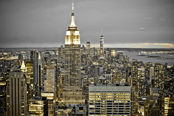 Epic Skyline New York City Black White Night View Yellow — ストック写真