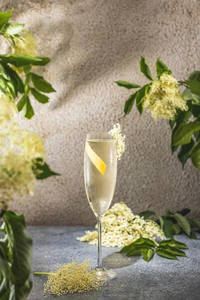 Cocktail Royal Elder Fashion Verre Champagne Entouré Ingrédients Outils Bar — Photo