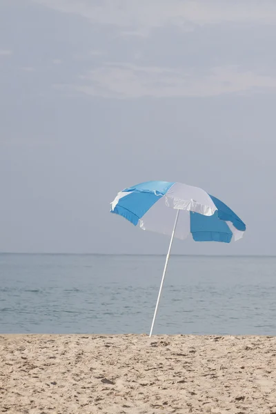 Beach umbrella — Stock Photo, Image