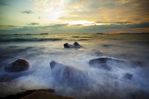 Havet kusten mörk tid — Stockfoto