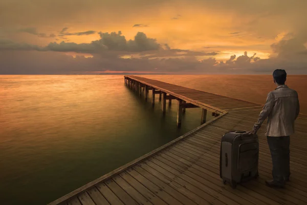 Last man standing on the bridge — Stock Photo, Image