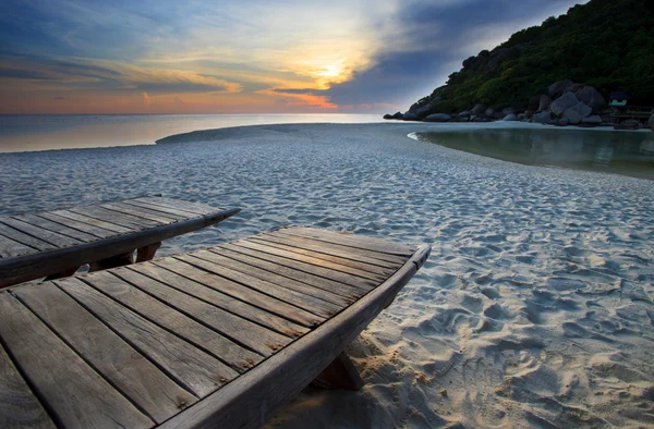 Havet scen och färgglada himmel i thailand — Stockfoto