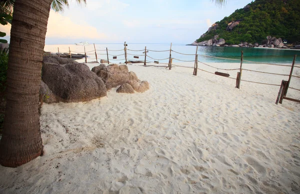 Praia de areia pessoal beira-mar — Fotografia de Stock