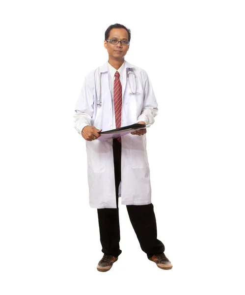 Cara del médico asiano que posee el archivo de trabajo del documento — Foto de Stock