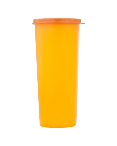 Caixa de plástico amarelo isolado branco — Fotografia de Stock