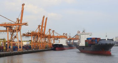 ağır Vinçli Gemi yard