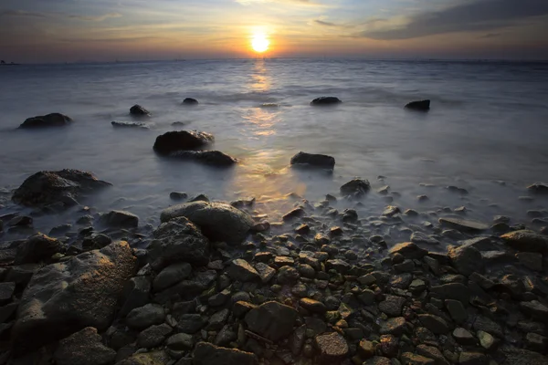 Сонце встановлено на морському пейзажі — стокове фото