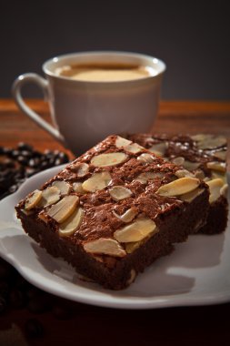 sıcak kahve brownie kek ahşap masanın üzerinde çok amaçlı