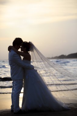 damat ve gelin düğün elbise evlilik töreni için fotoğraf çekmek
