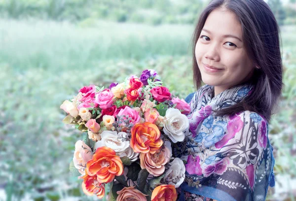 Portrait de belle asiatique femme avec émotion visage et bonheur agissant — Photo