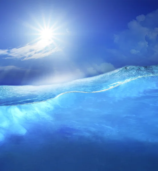 Under clear sea blue water with sun shining on sky above use for — Stock Photo, Image