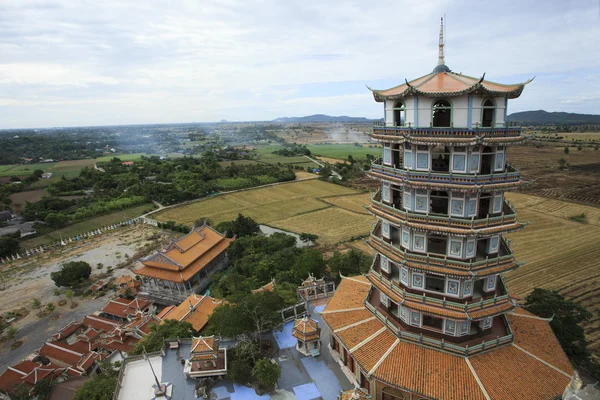 Top view of chinese pagoda wat tum khao noi temple in kanchaburi — Stock Photo, Image