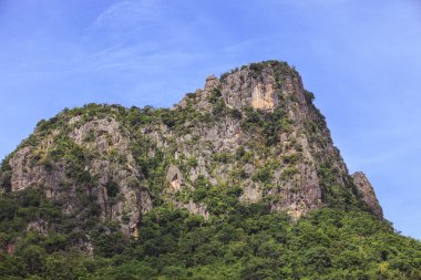 Stone mountain mavi gökyüzü karşı kireç
