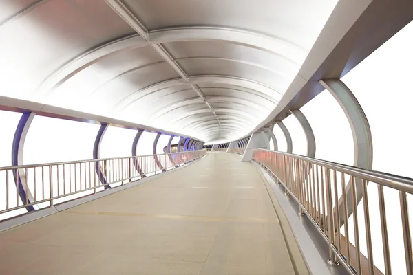 Puente a pie cielo hecho de metal acero tecnología estilo aislado —  Fotos de Stock