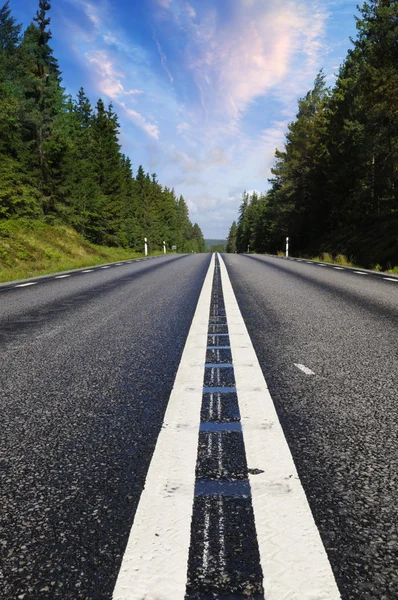 在日落的时候寂寞乡村道路 — 图库照片