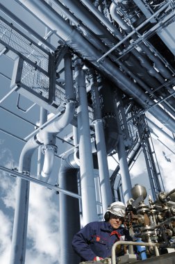 makinaları boru hatları ile petrol işçisi