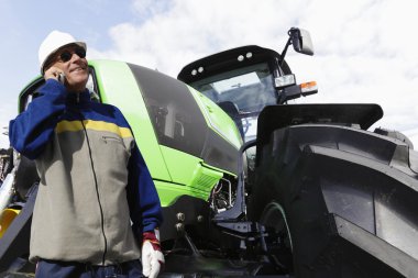 Bulldozer ve sürücü