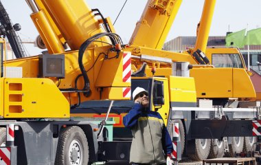 Yapı mühendisi ve dev Mobil Vinçler