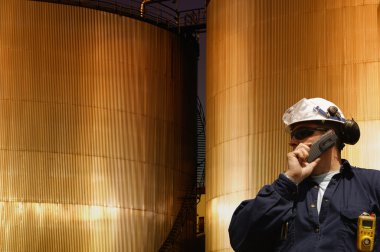 yakıt tankları ile petrol ve doğal gaz mühendisi